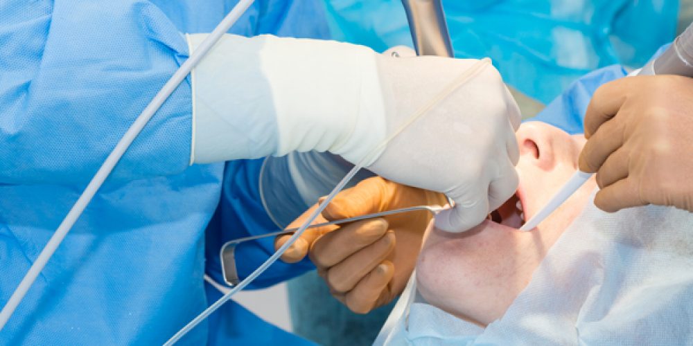 Santé dentaire et implantologie : quel centre médical choisir ?
